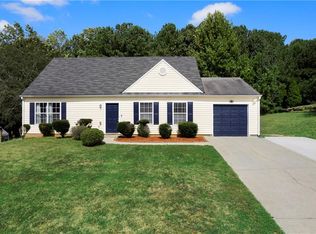 6221 Grand Fox Cir, Flowery Branch, GA 30542