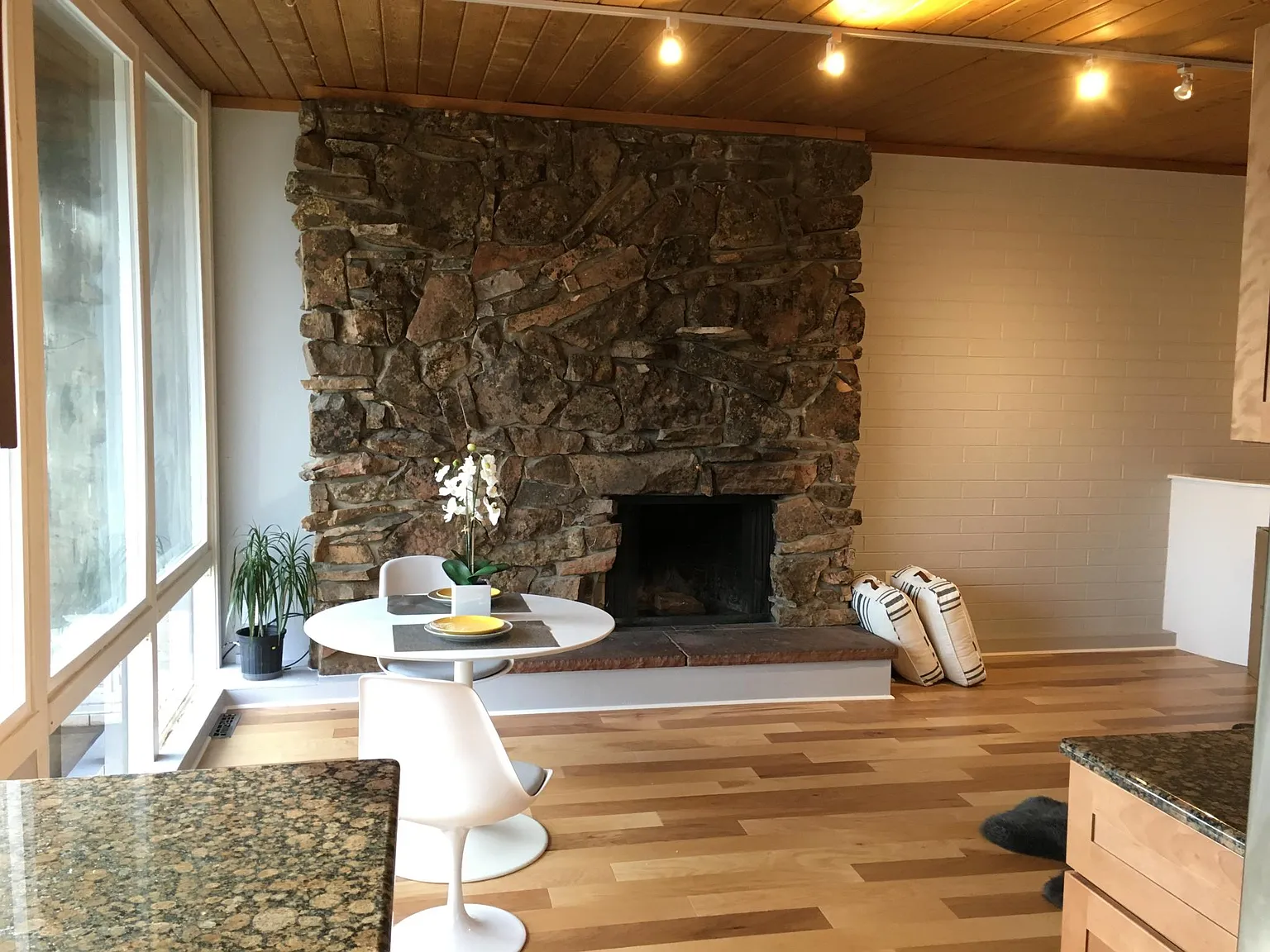 3407 Stanford Ave — Photo 3