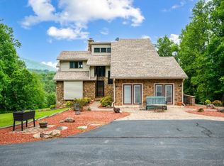 5271 Old Cifax Rd, Goode, VA 24556