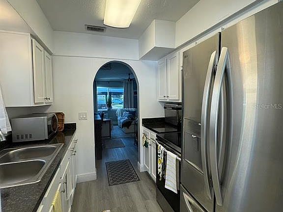 5th image of 233 38th Ave SE