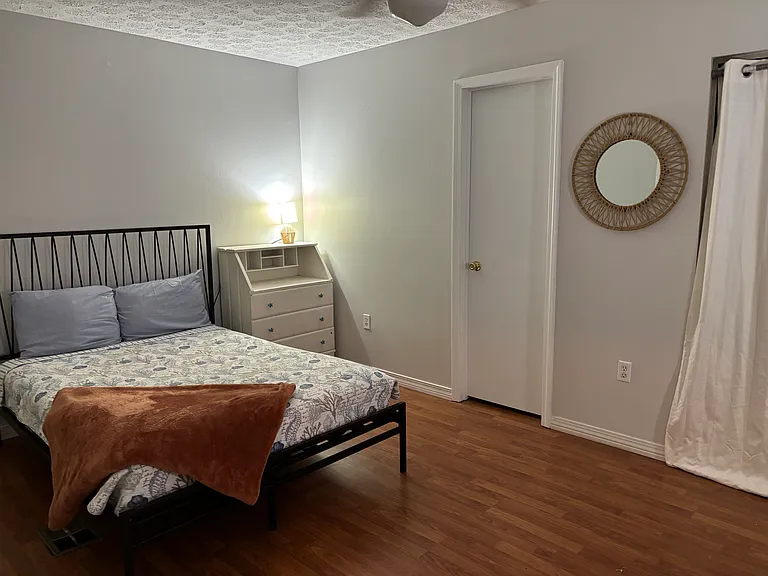 2400 Suwanee Ln — Photo 14