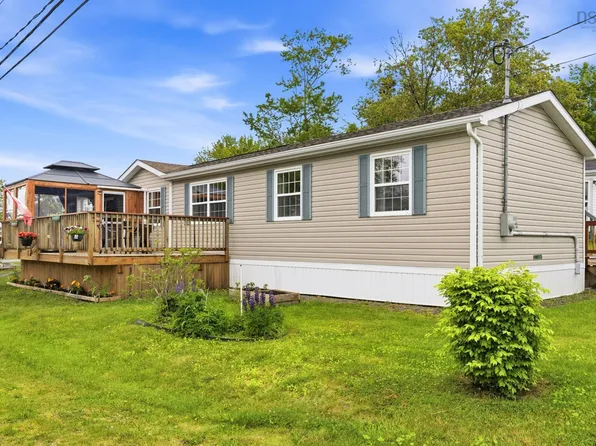 1 Sneezy Ave, Lake Echo, NS B3E 1C4