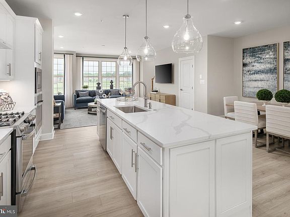 5th image of 1810 Mill Branch Dr