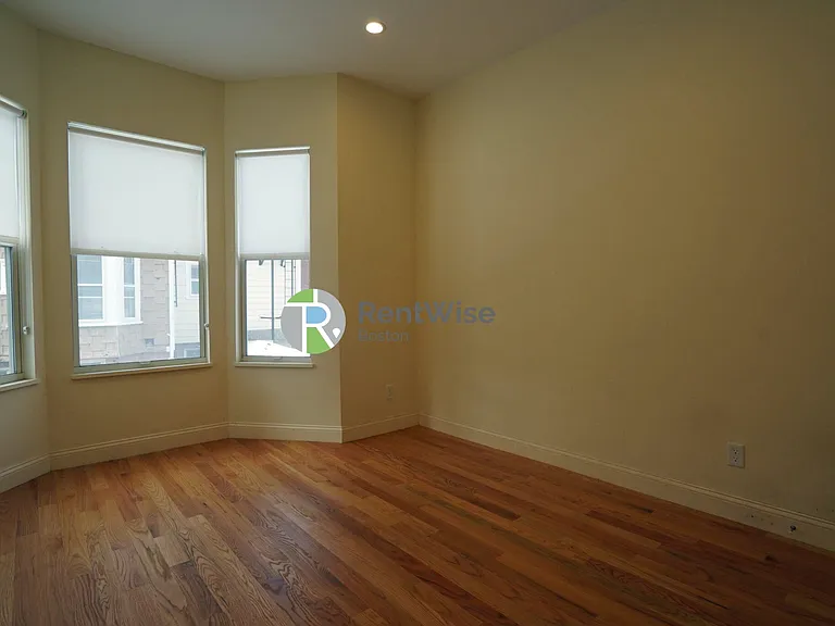 377 Harvard St #2 — Photo 5