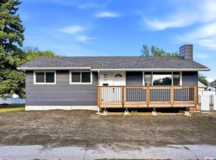 17 Willowview St, Regina, SK S4R5K2