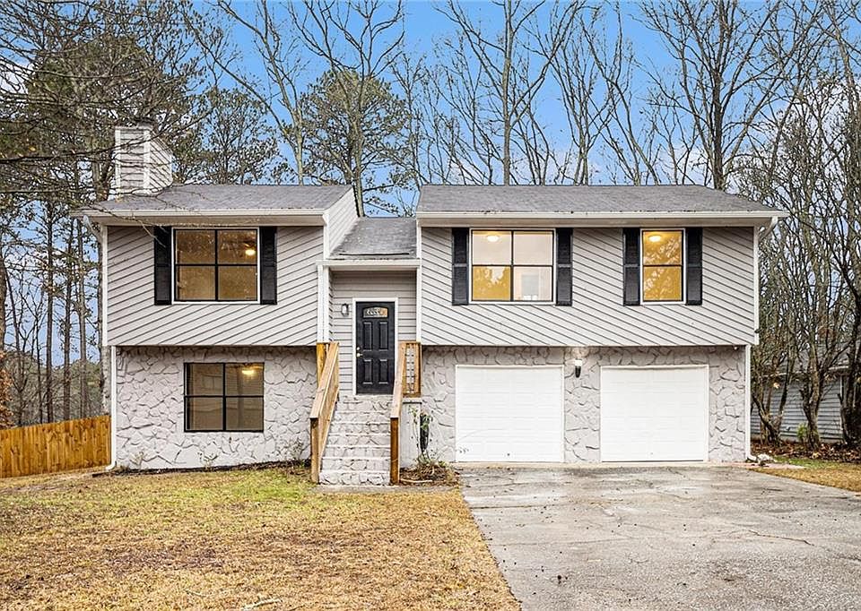 1st image of 8443 Park Ridge Ln