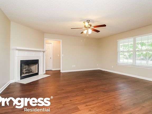 4th image of 1935 Pennington Dr