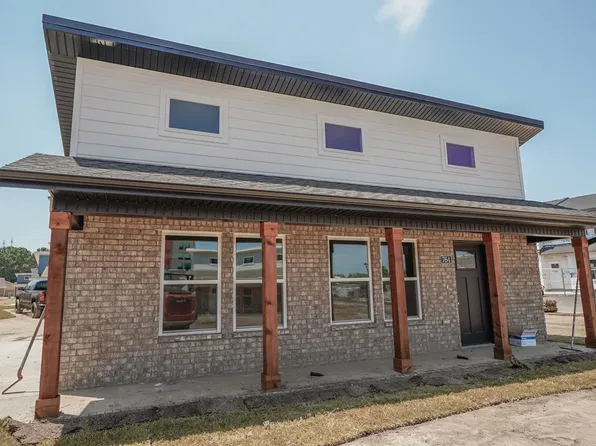 770 N Honey Locust Bnd, Fayetteville, AR