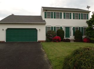 7 Magnolia Ln, Hanover, PA 17331