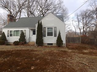 72 Wakeley St, Shelton, CT 06484