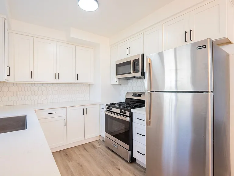 904 N Sierra Bonita Ave — Photo 33