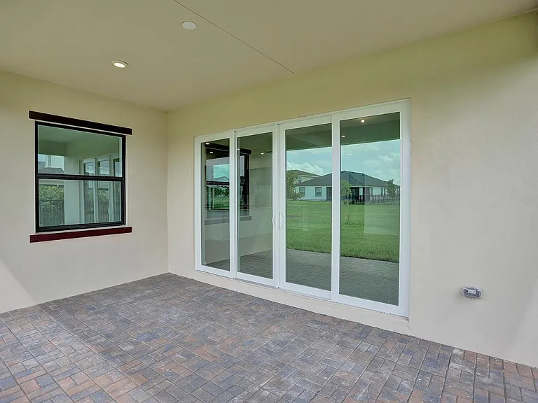 19411 Broad Shore Walk — Photo 33