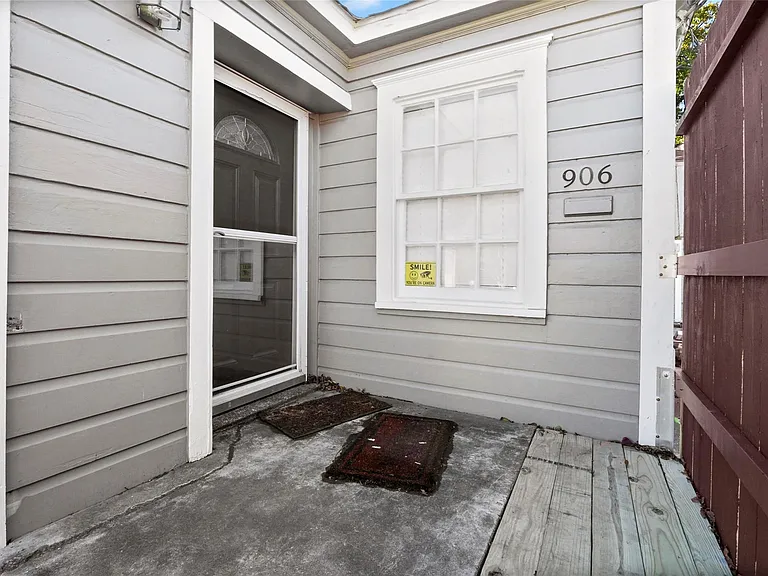 906 Gale St — Photo 3