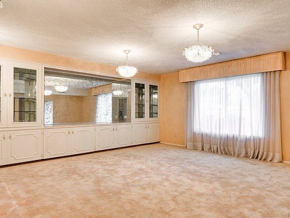 3rd image of 1317 Iris Ave