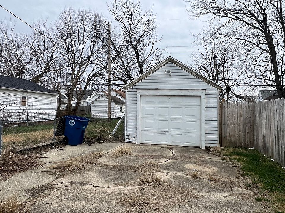 2nd image of 433 E Siebenthaler Ave