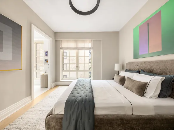 16 Fifth Avenue image 15 of 18