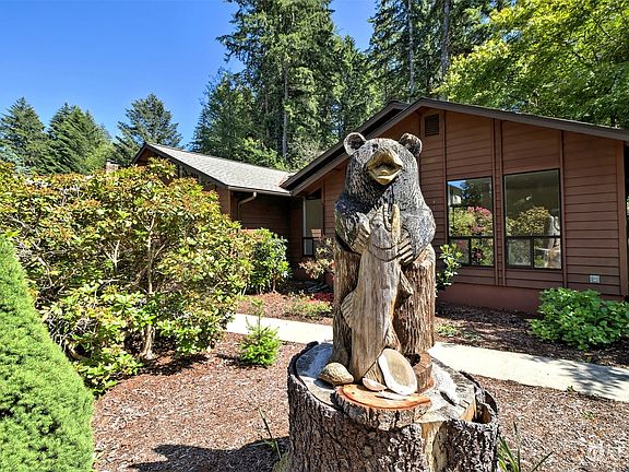 2nd image of 633 Holly Lane