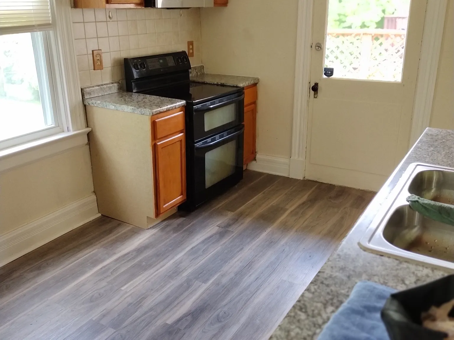 3484 Boudinot Ave — Photo 1