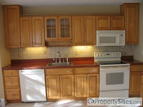 3rd image of 22 Felway Dr