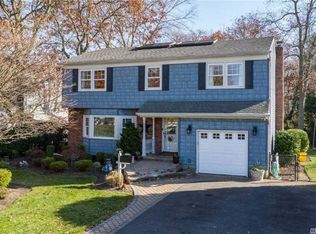 141 East Dr, Massapequa, NY 11758
