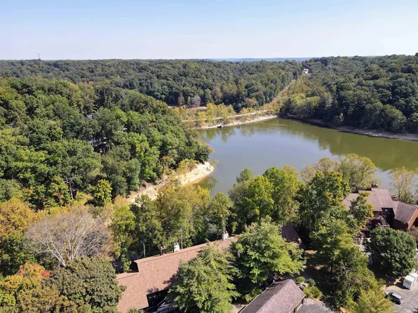 1847 E Eagle Bay Dr, Bloomington, IN 47401