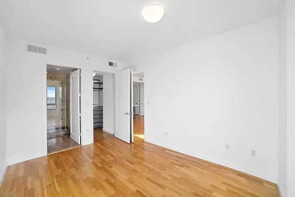 Rented by Oxford Property Group | media 29