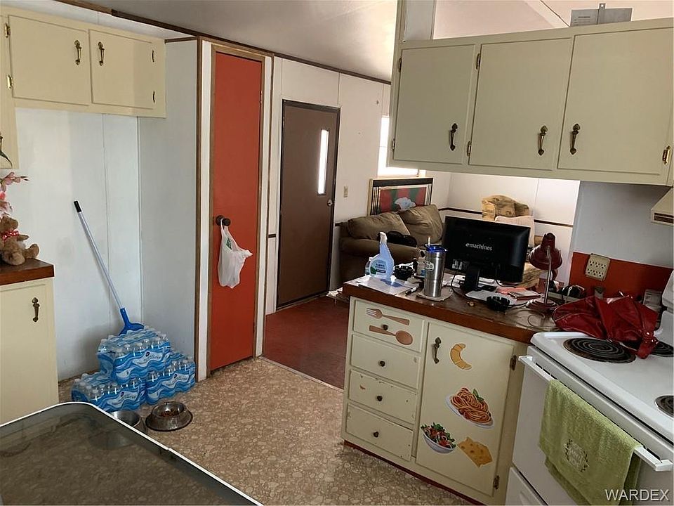 2nd image of 1942 Avalon Dr