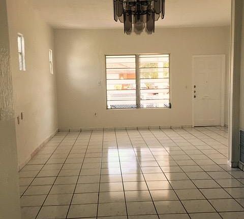 4th image of 752 NW 24th Ct #House