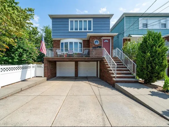 47 Country Village Court image 1 of 17