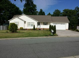 3 Braxton Ln, Thomasville, NC 27360