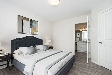 585 Ballantrae Dr — Photo 149