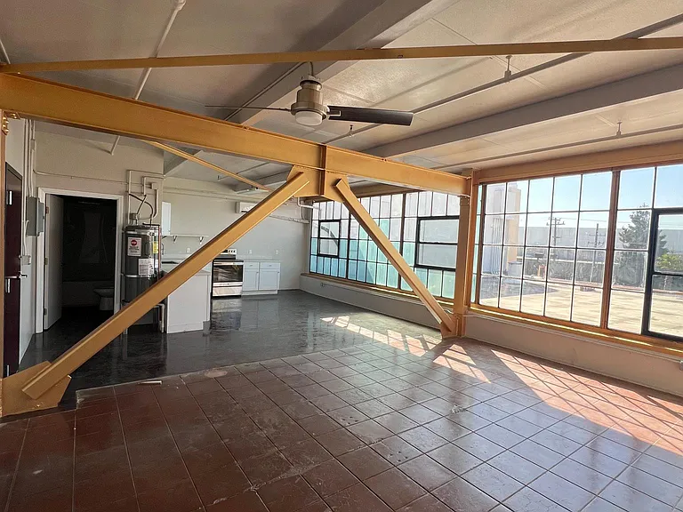 Sunshine Studios — Photo 28
