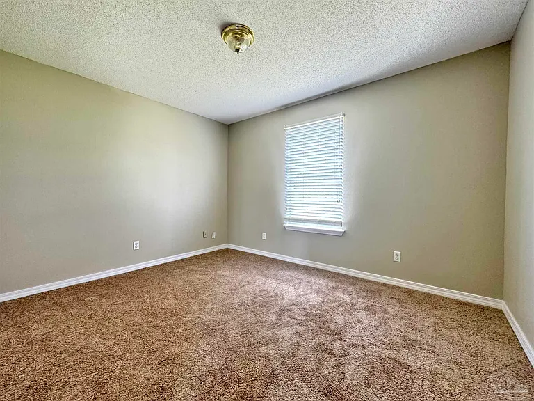 537 Batten Blvd — Photo 8