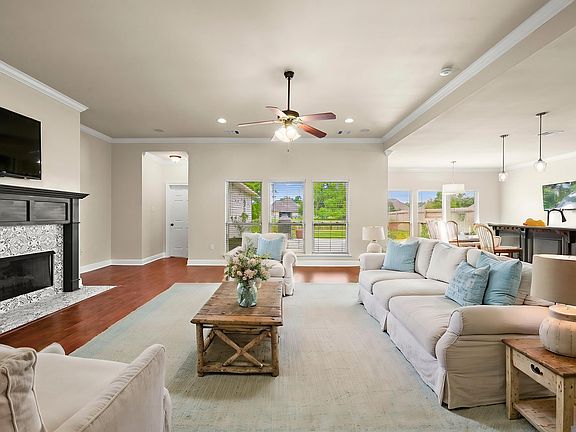 3rd image of 13307 Fleur De Lis Dr