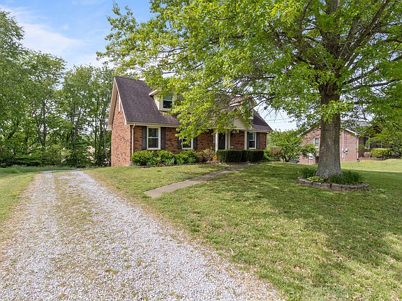 4th image of 1418 Honeysuckle Ln