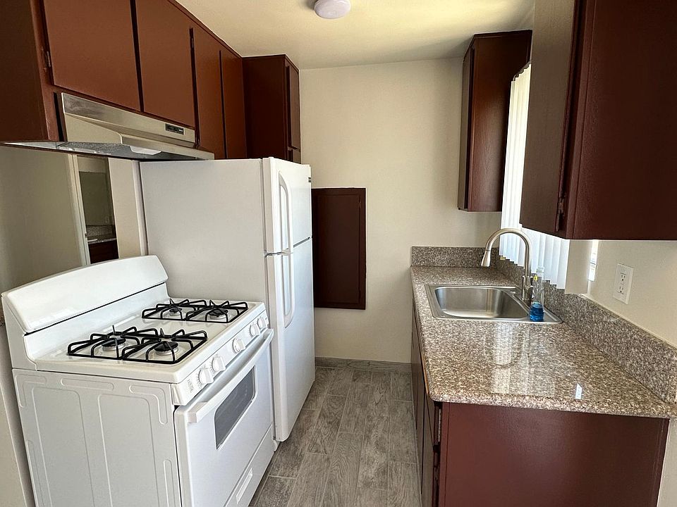 2nd image of 1500 W 226th St #16