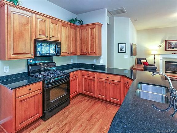 4th image of 2225 Sunny Valley Ct