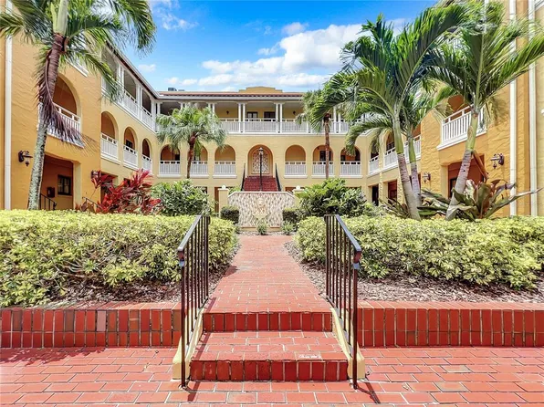 210 22nd Ave NE APT 2, Saint Petersburg, FL 33704