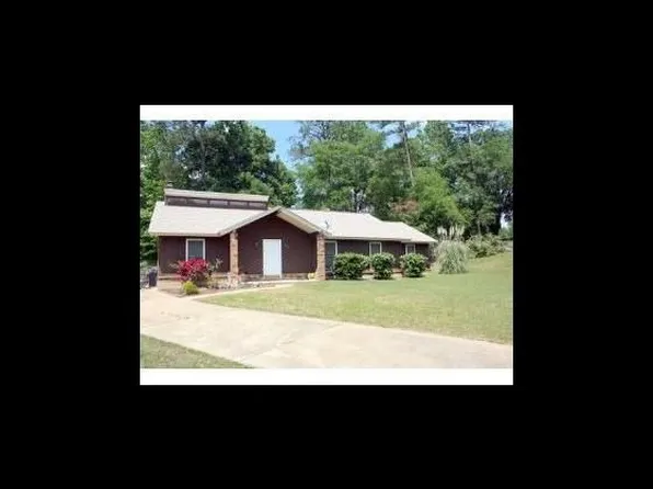 106 Black Oak Ct, Prattville, AL 36067