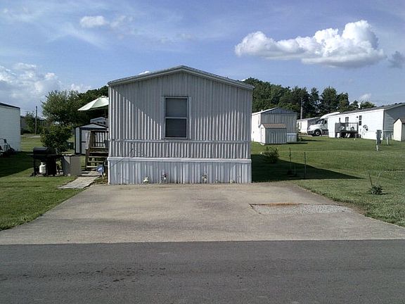 4th image of 429 Eastwood Dr