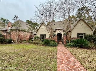 28 Millikens Bnd, Hattiesburg, MS 39402