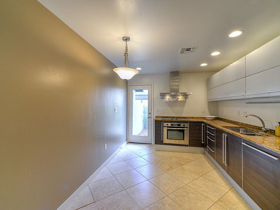 4th image of 1850 E Maryland Ave Unit 35