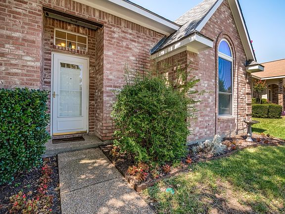 2nd image of 8505 Creekview Dr