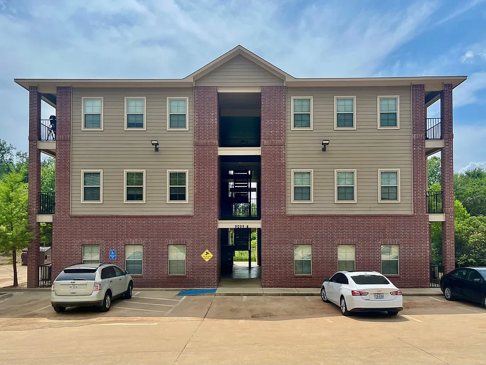 Bellwood Lake Apartments