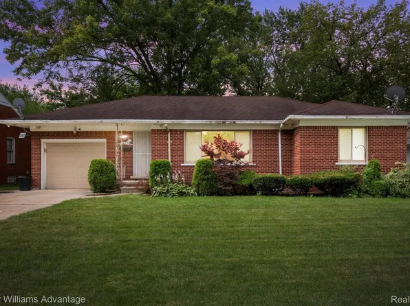 20310 Woodside St, Harper Woods, MI 48225