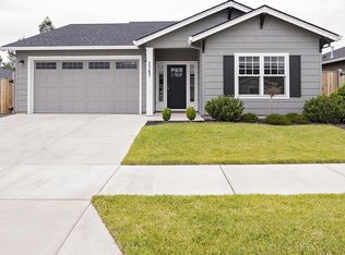 1767 Pearl Eye Ln, Medford, OR 97504