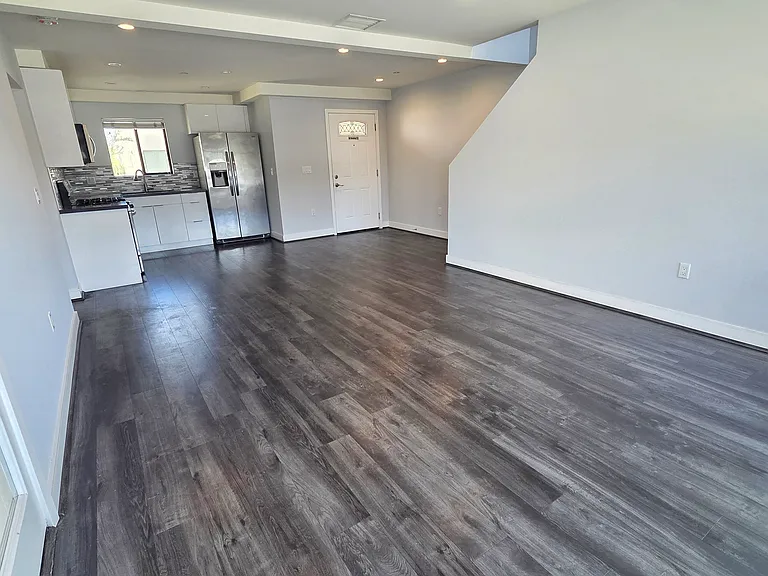 2651 S Hobart Blvd #5 — Photo 6
