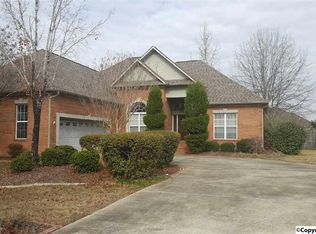 105 Royal Troon Dr, Rainbow City, AL 35906