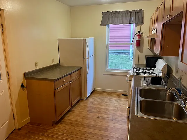 513A S Aurora St — Photo 2