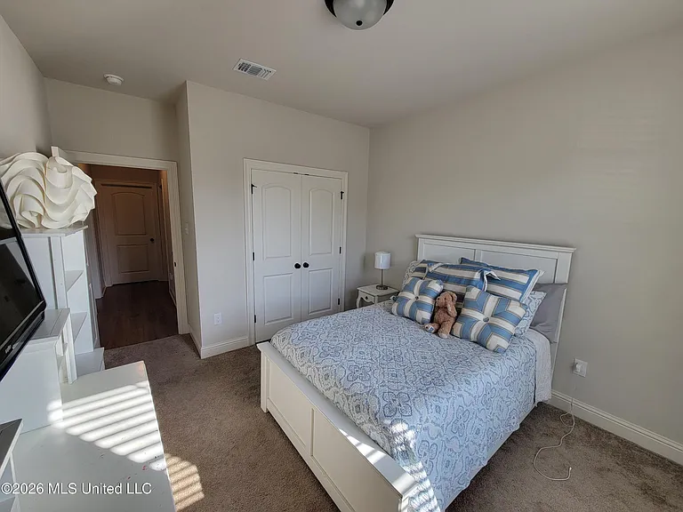 10165 Patrick Dr — Photo 33